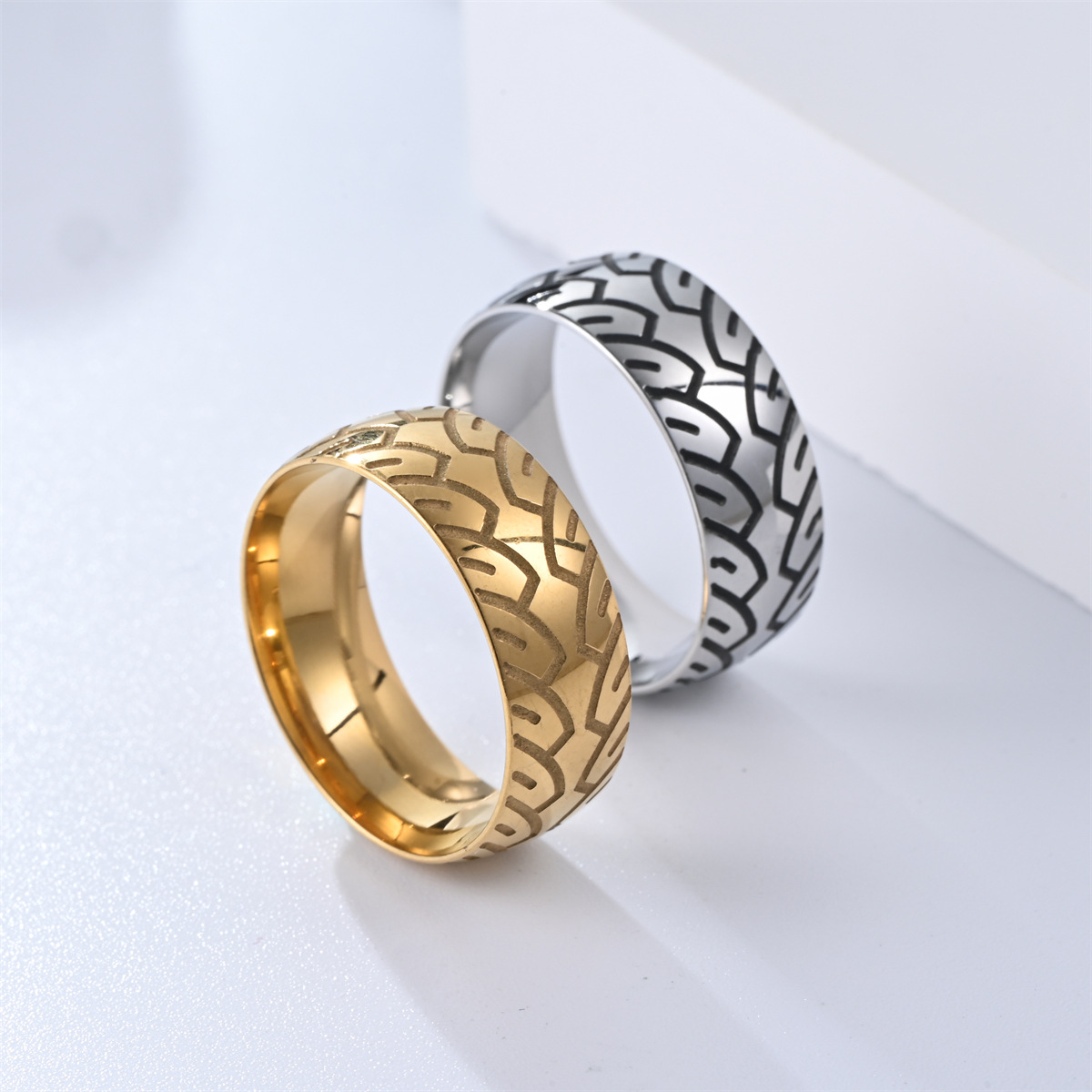 Vintage Men's Titanium Steel Ring With Carved Tyre Pattern 8mm_voghion.com