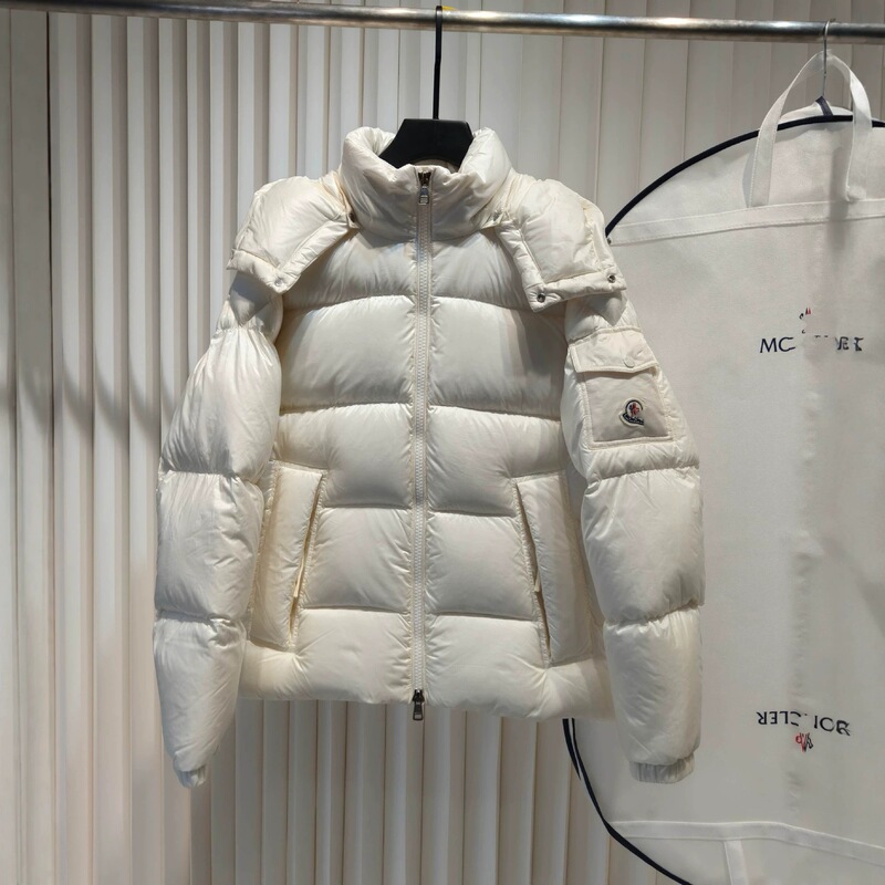 Correct version of Mengjia 25FW new single-label logo hooded down jacket, warm, versatile, loose fit, simple design Correct version of Mengjia 25FW new single-label logo hooded down jacket, warm, versatile, loose fit, simple design