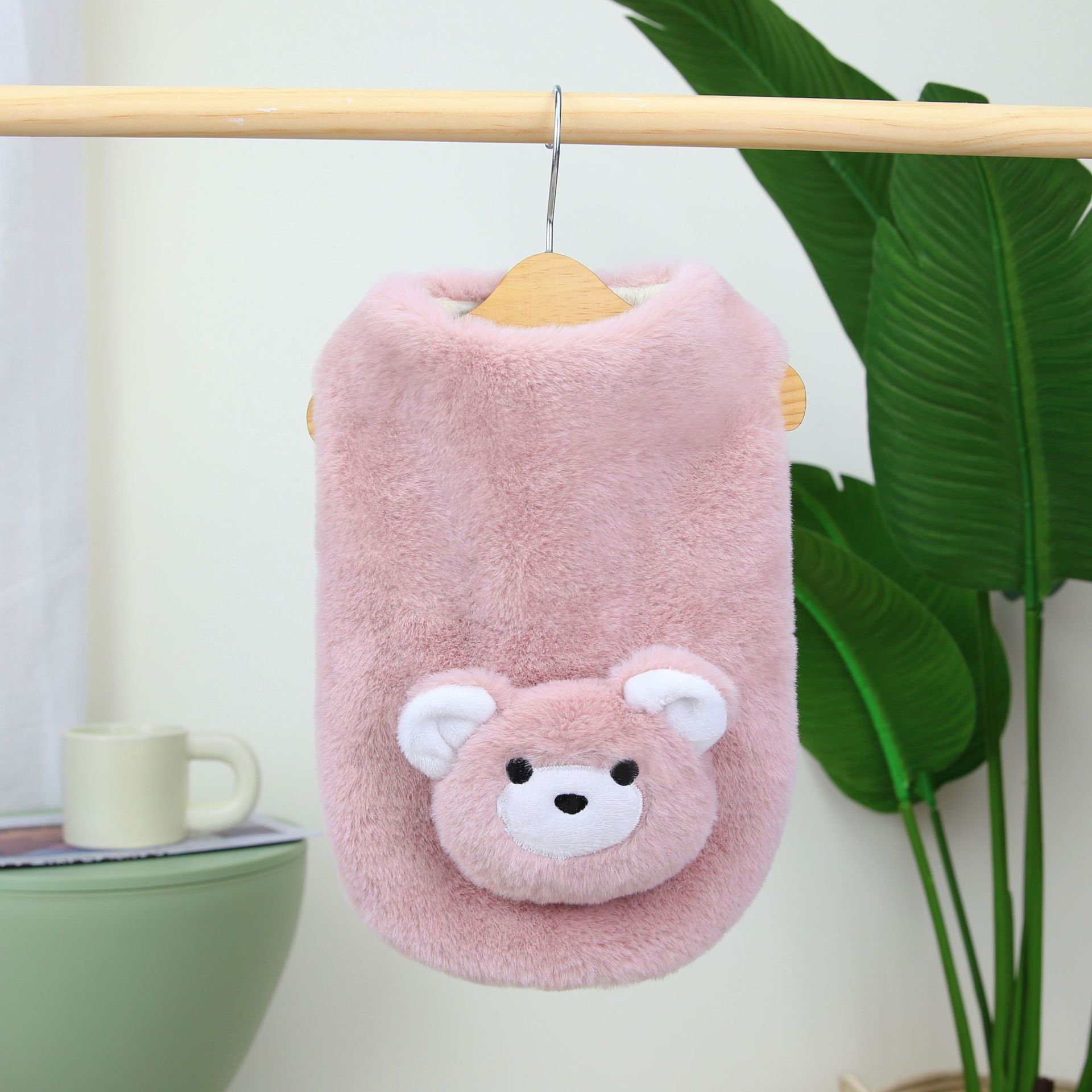 2022北极熊绒马甲