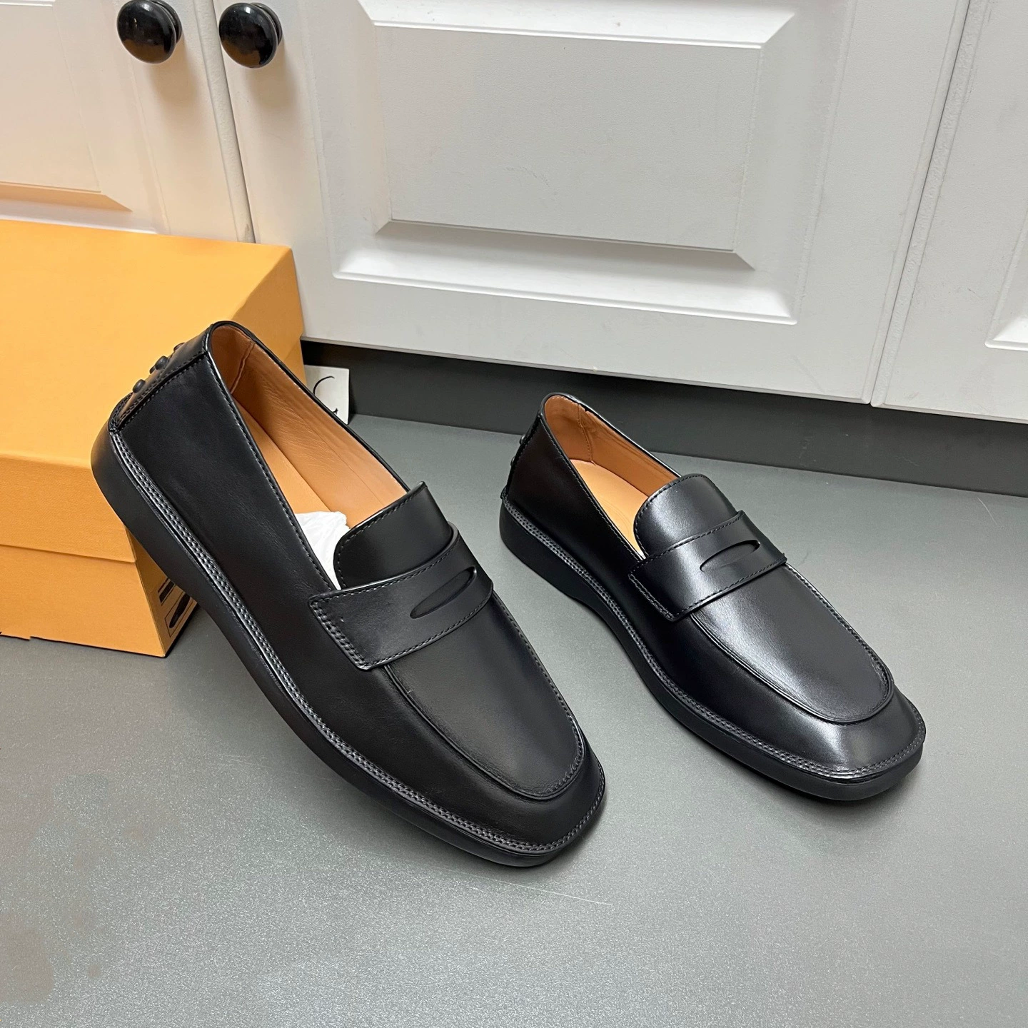 Мужские повседневные деловые лоферы без шнуровки из натуральной кожи, модные европейские бренды, легкая роскошь, мужская обувь