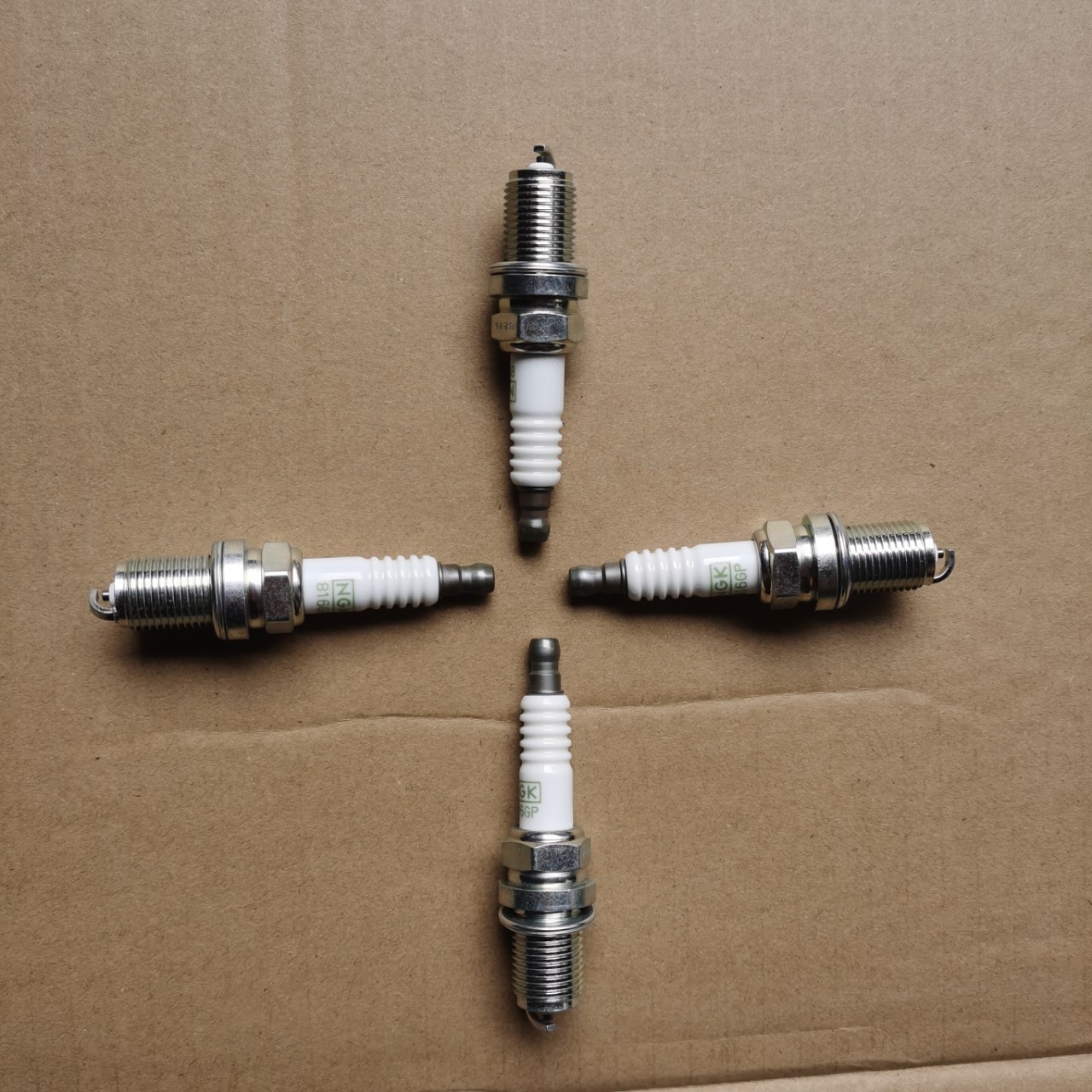 Car spark plug suitable for Toyota Subaru Chevrolet Lefeng Buick Excelle Opel Daewoo 96130723