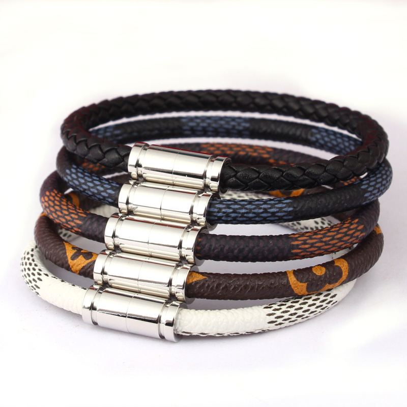 Hot-Selling Leather Rope Bracelets for Couples, Classic Vintage Pattern Bracelets, Versatile and Fashionable Woven Leather Bracelets with Titanium Steel Magnetic Clasp