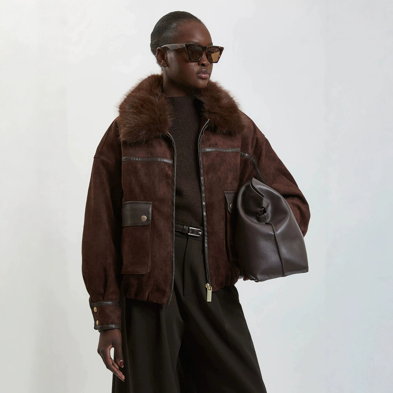European and American cross-border bestseller suede short jacket for women with large fur collar, leather trim, utility pockets, and thickened design European and American cross-border bestseller suede short jacket for women with large fur collar, leather trim, utility pockets, and thickened design