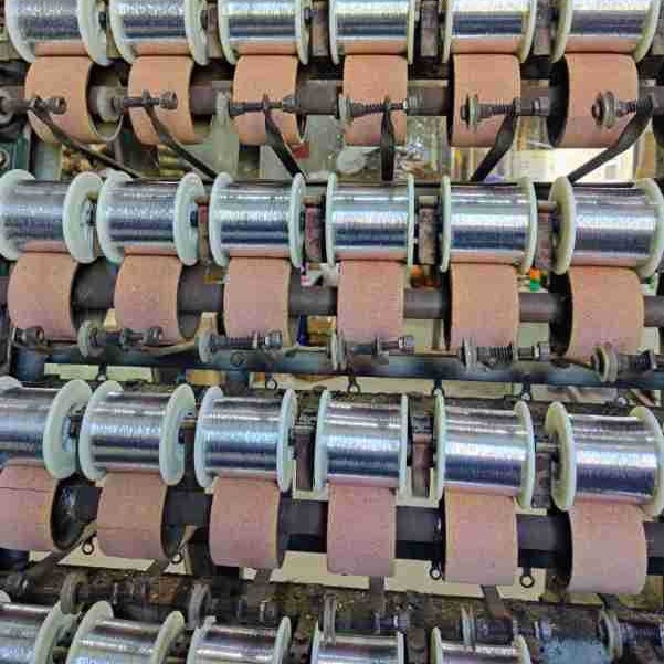 条形紫罗兰亮丝红金扁亮丝卷线圈紫红银铂丝天兰散乱碎纸丝垫礼盒