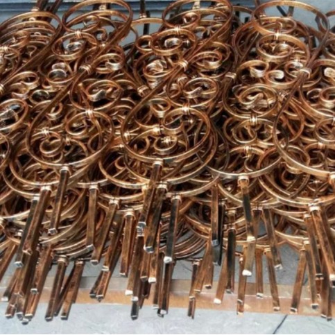 荐 供应 厂家生产铁艺楼梯花,大门配件，金属制品