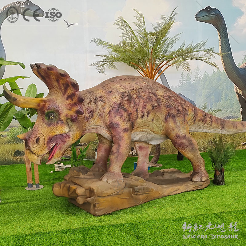 Simulación de dinosaurio Triceratops supergrande modelo de dinosaurio eléctrico paisaje arte parque de atracciones modelo de dinosaurio