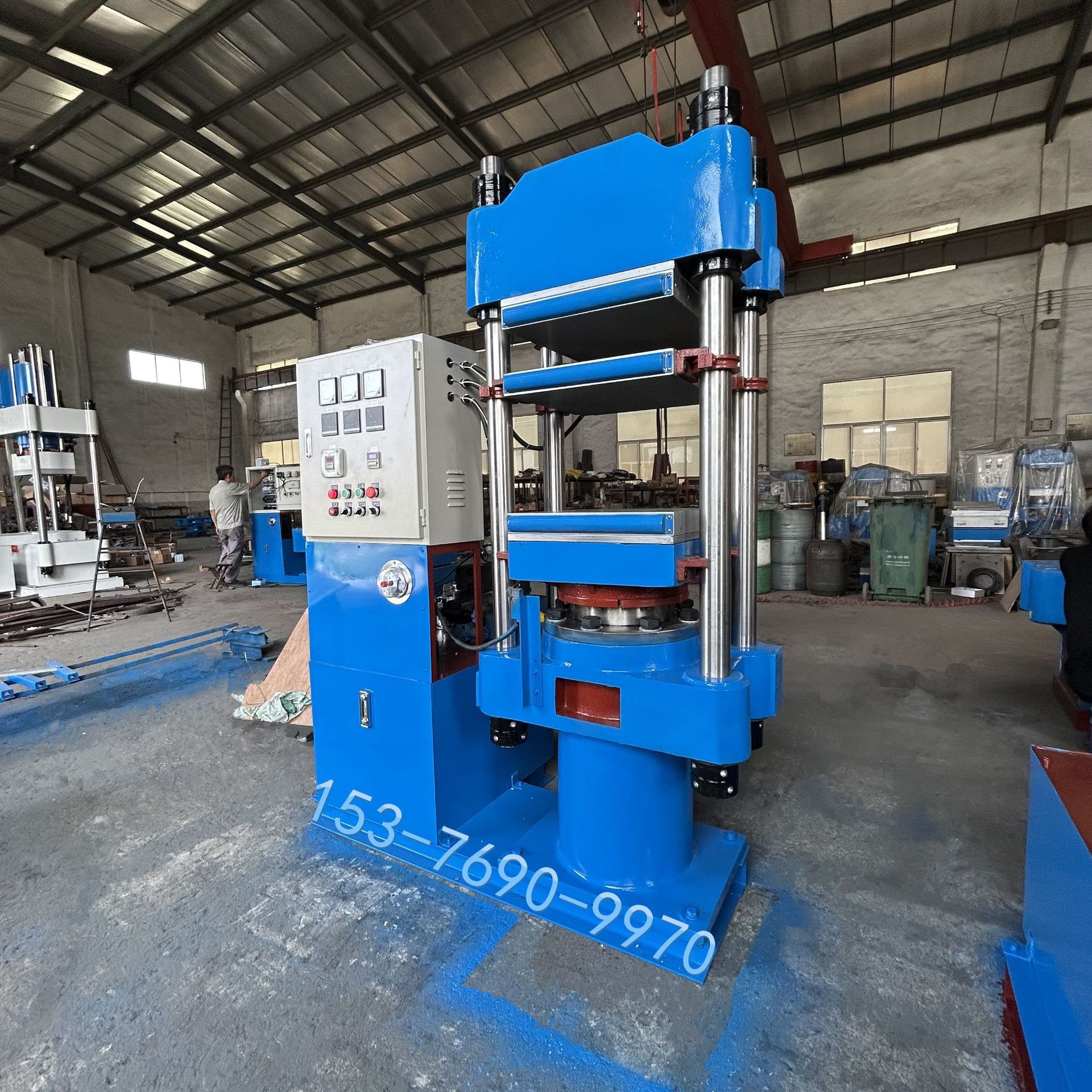 100吨四柱式硫化机 全自动控制 双层热板450x450mm工作台间距可调