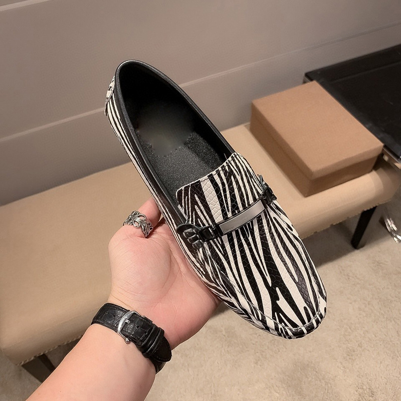 Zapatos Doudou para hombre 2025 nuevos zapatos de cuero para hombre de charol casual de lujo de alta gama zapatos para hombre con personalidad británica de moda para hombre