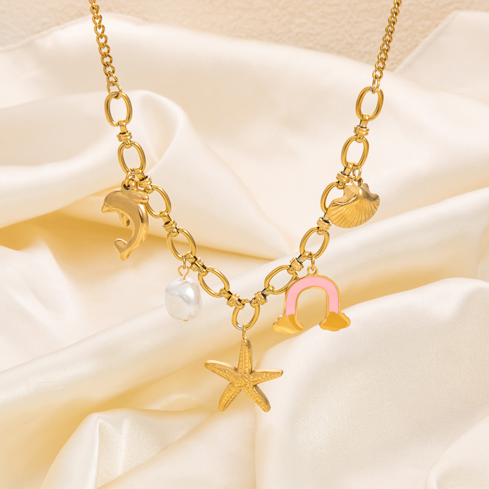 304 Stainless Steel Material Star, Moon, Heart Shape Pattern Women's Gender PVD Coated Real Gold Plated Star Moon Heart Shape 304 Stainless Steel Cute Classic Style Waterproof Non Tarnish 304 Stainless Steel Charms Pendant Necklace
