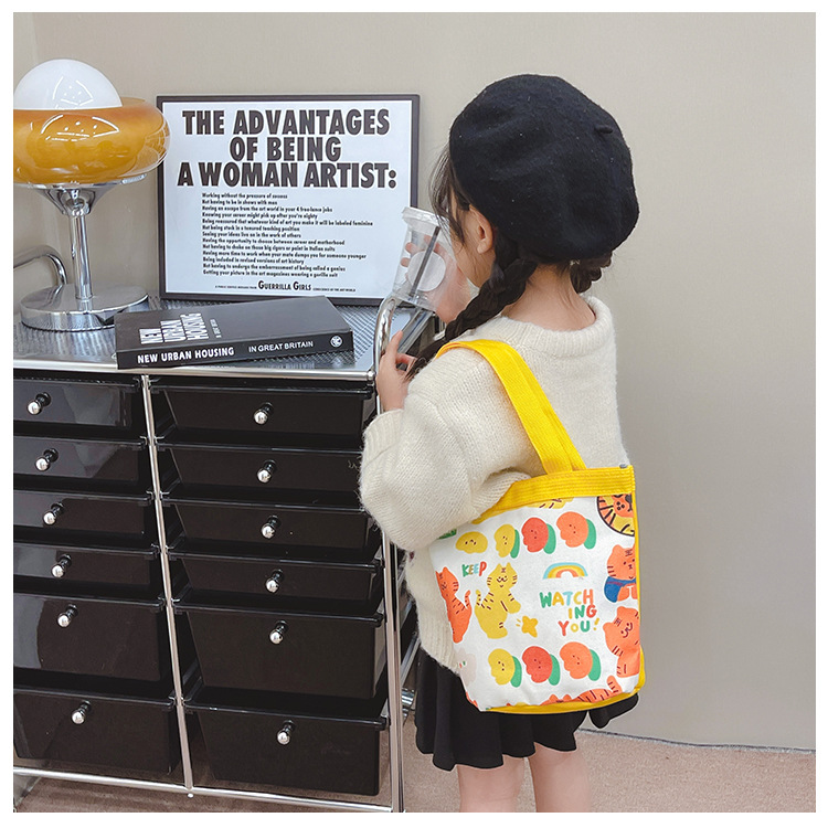 New gift packages: Instagram cute cartoon tiger, new bucket bag, hand-held canvas bag, and girlish round bucket bag undefined