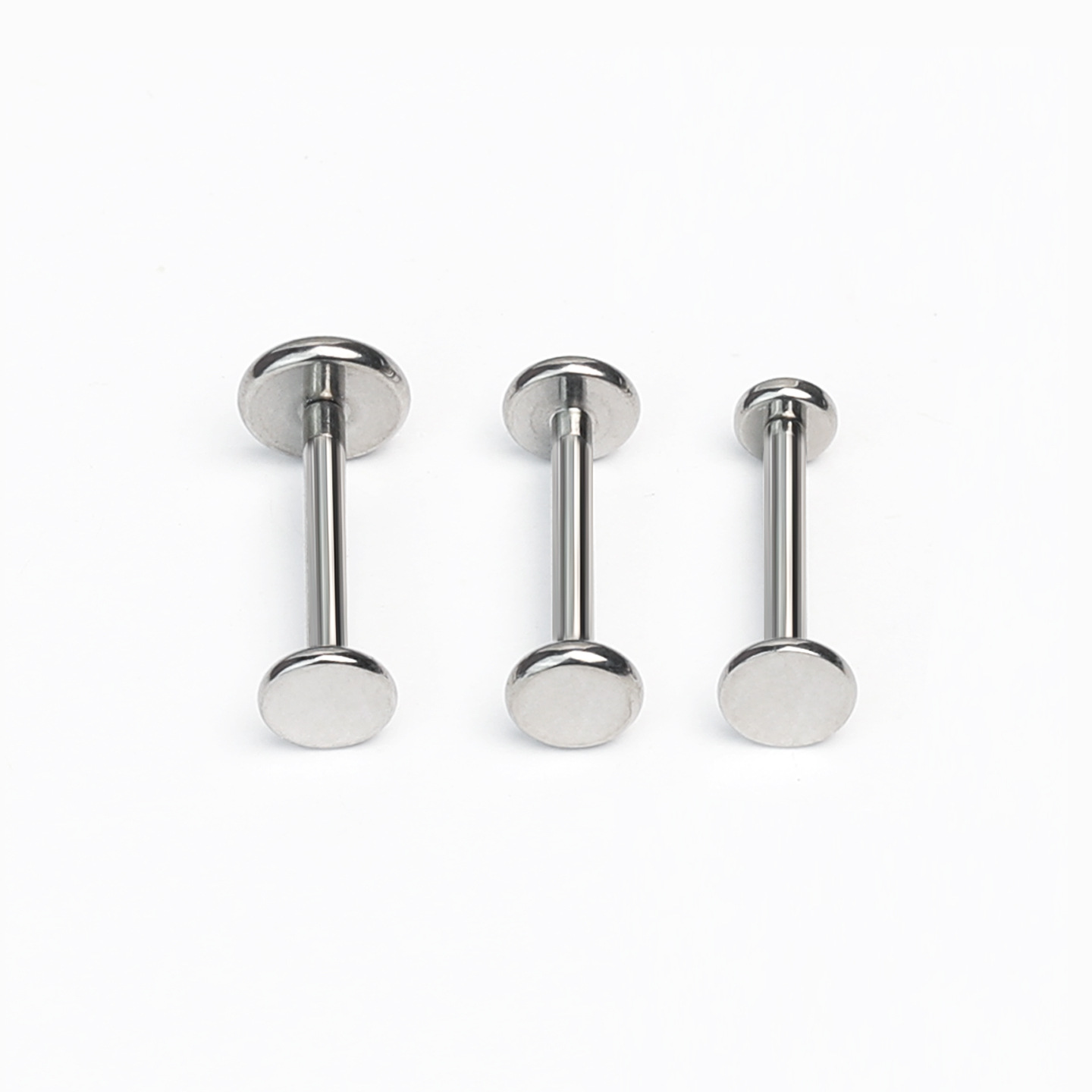 16G labret stud size and finish detail