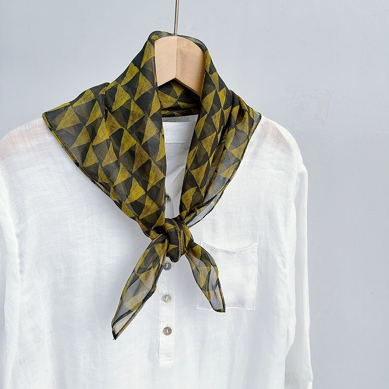 French Hepburn Style Black And White Polka Dot Silk Georgette Scarf - Elegant Commuter Flowy Thin Neck Scarf For Women (Spring/Summer) - Thumbnail 3