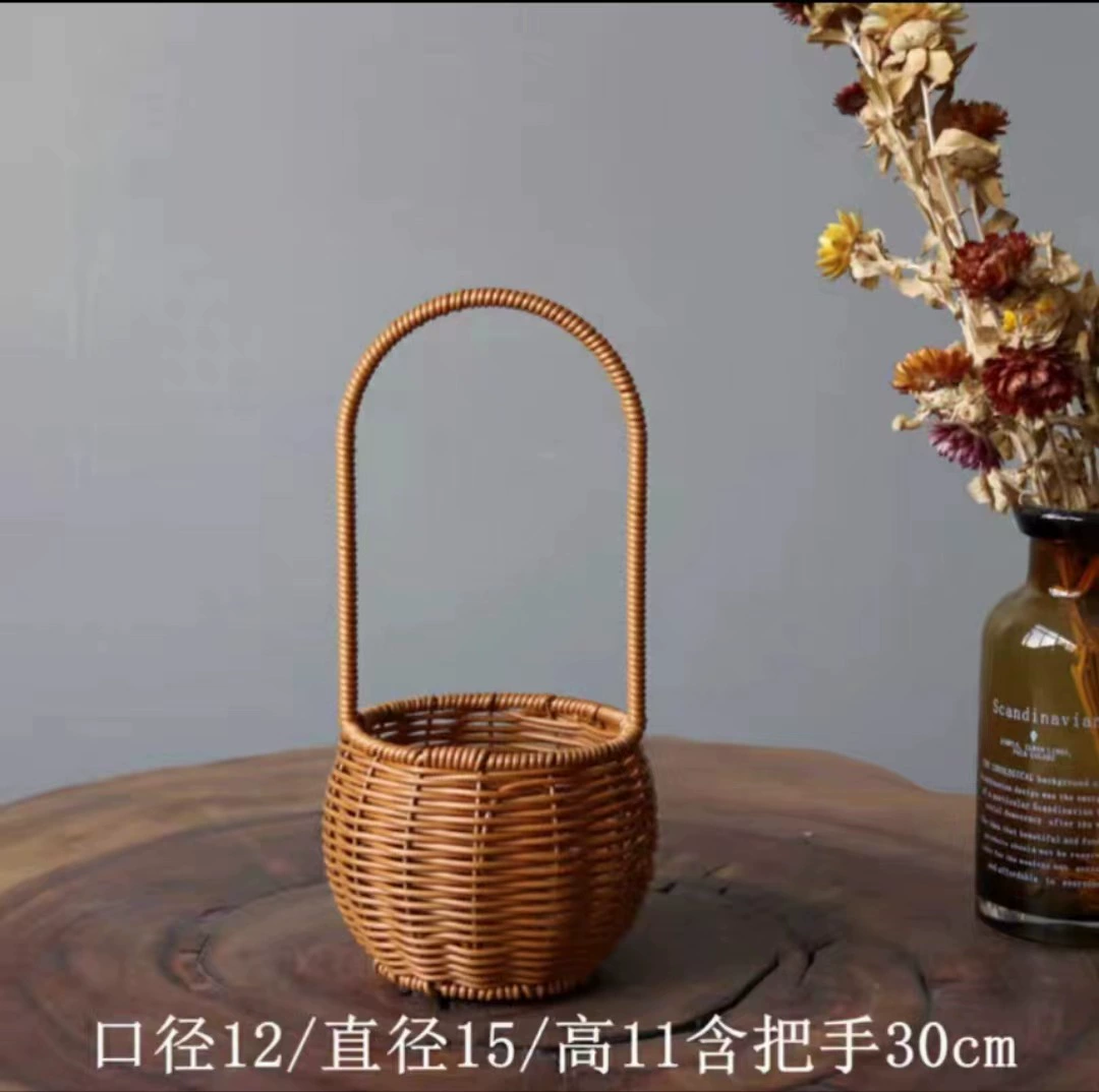 Handheld woven basket, decorations flower-shaped for living room