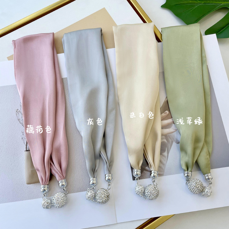 Bufanda de seda con hebilla magnética, collar de estilo coreano, elegante colgante de cuentas de diamantes, bufanda fina de color puro, bufanda para el cuello, bufanda decorativa, serpentina