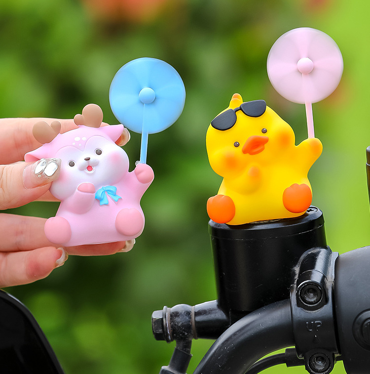 Summer New Cute Windmill Fawn Electric Car Doll Ornaments Car Breaking Duck Motorcycle Bicycle Ornaments