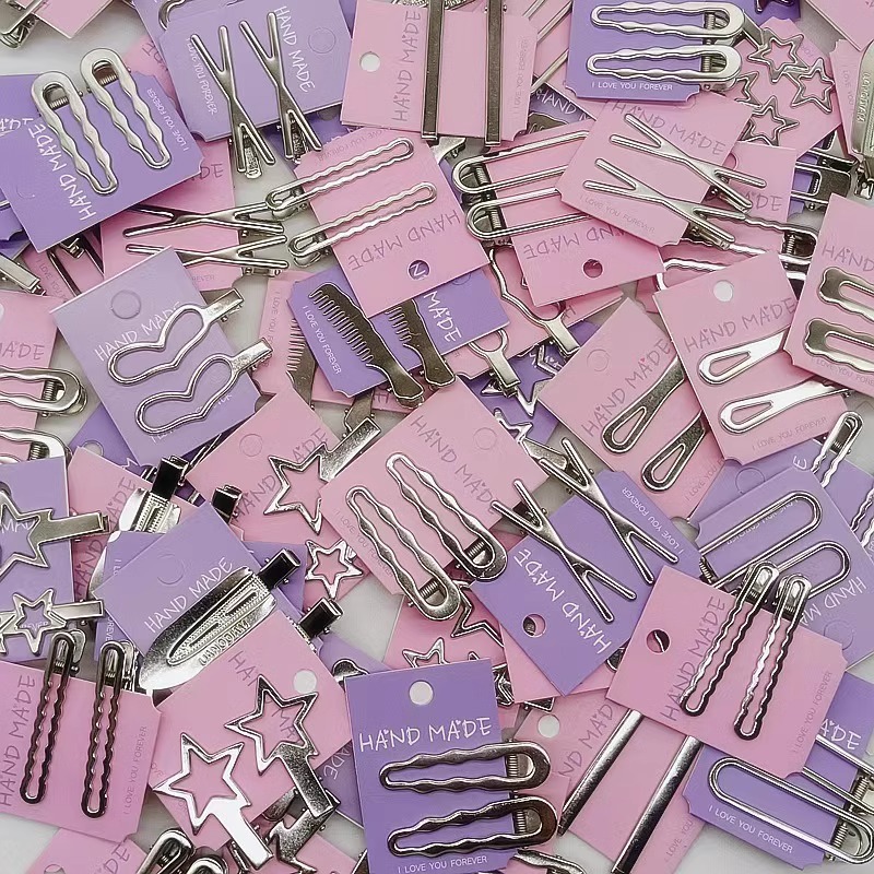 Sweet Cool Metal Hairpin Mujeres 2025 nuevo estilo de alto nivel frente fresa cabello cortado oreja lateral clips adornamiento para el cabello