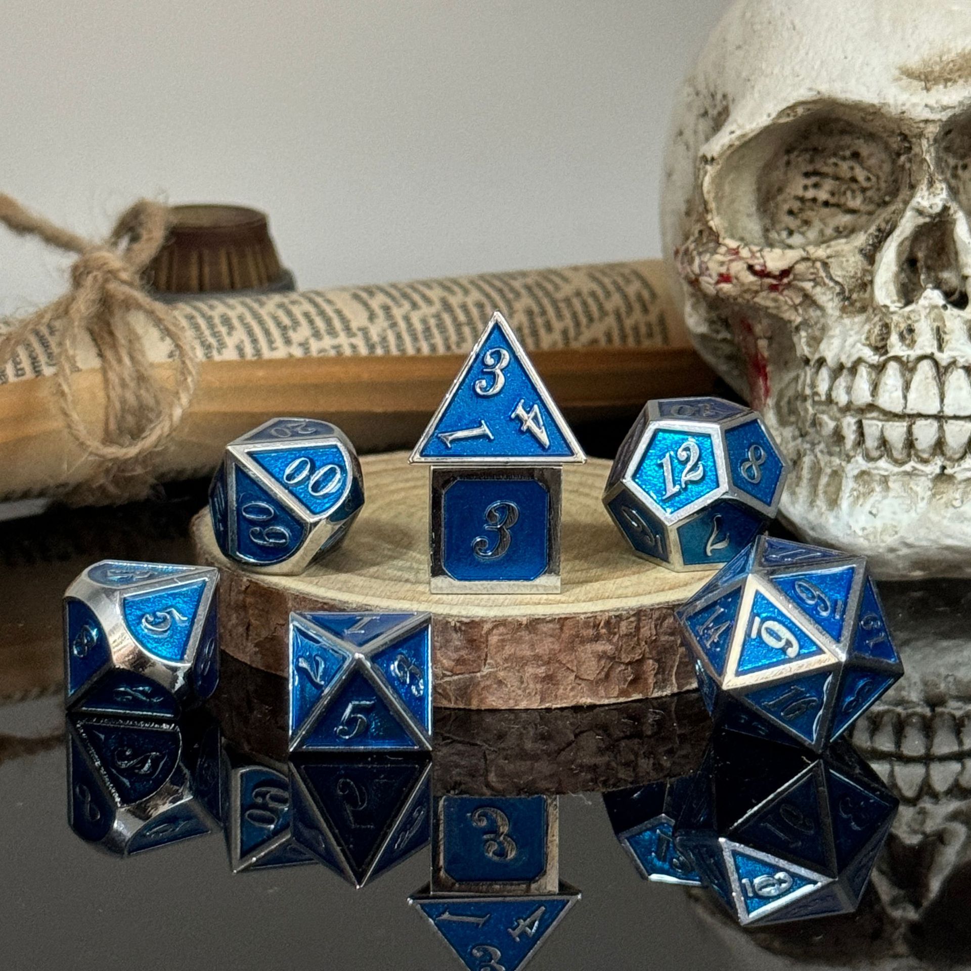 Dados de metal dnd dragón y mazmorras juego de mesa juego de dados sólidos trpg running ground poliedro cromado