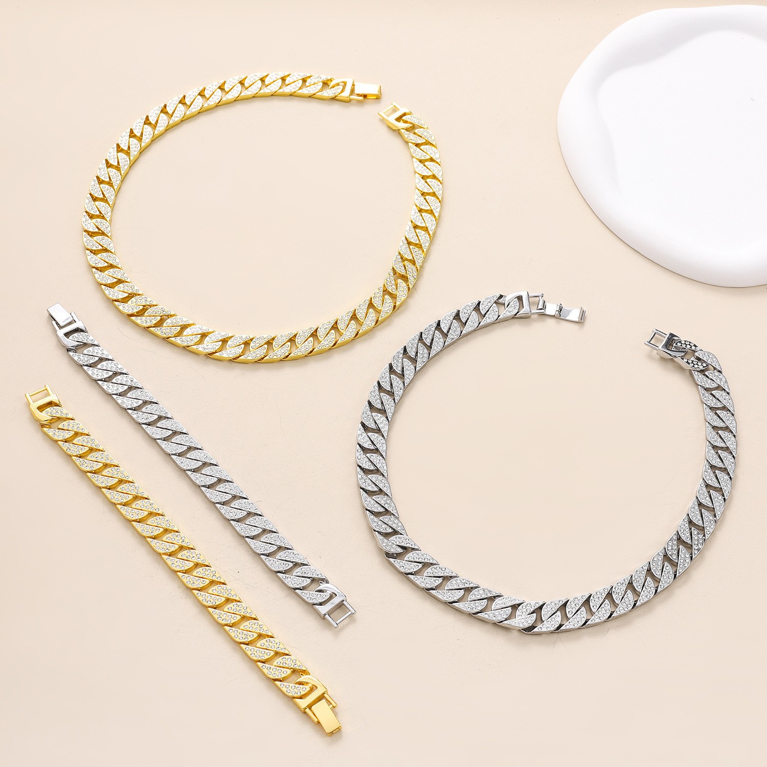 Montre hip-hop créative pleine de diamants, bijoux de personnalité, design de niche, boucle, chaîne cubaine_voghion.com