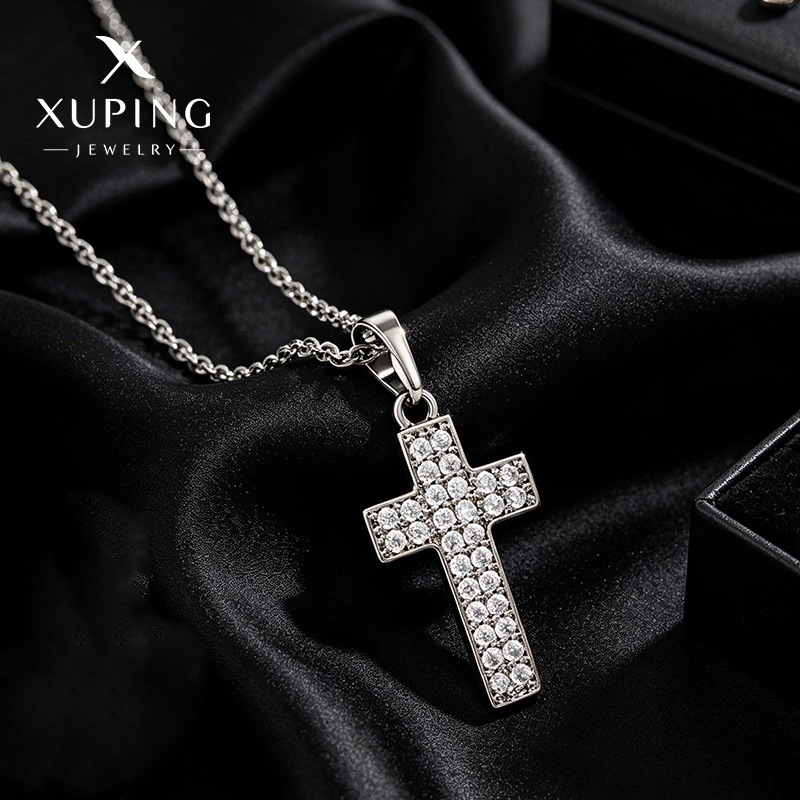 Collar con Colgante de Cruz de Circonio Electrochapado en Aleación Xuping para Hombre, Moda Europea y Americana, Estilo Ligero y Lujoso, Accesorios Simples y Minimalistas para Mujer.