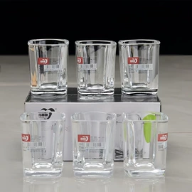 家用烟灰缸;酒杯;玻璃杯