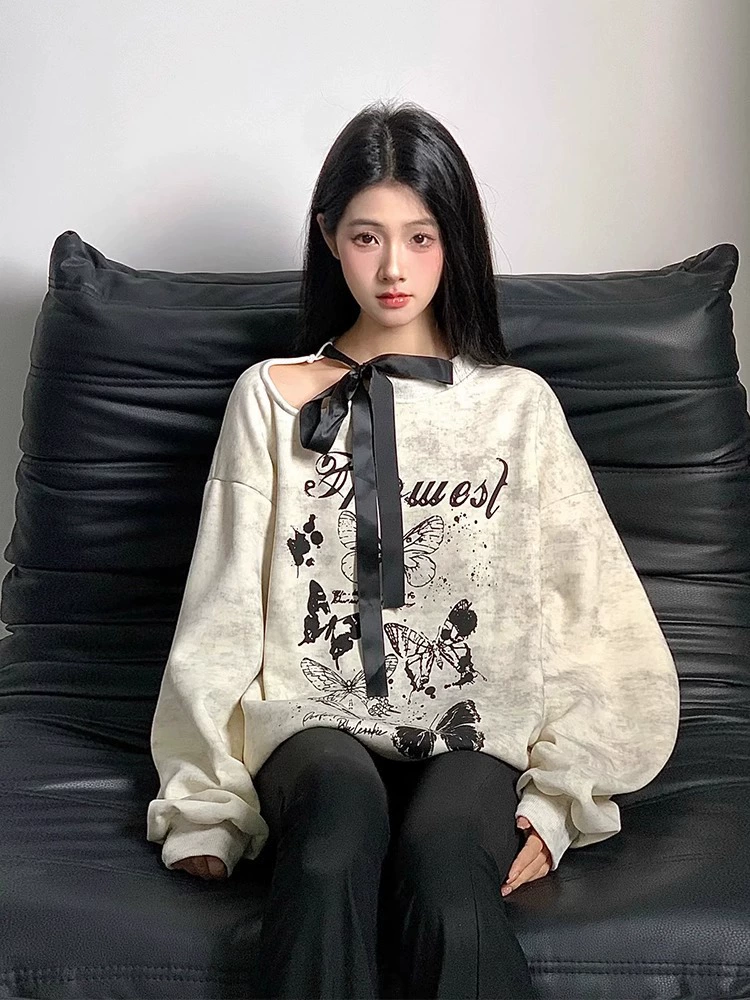 Чистый желанный зимний выреза с открытыми плечами