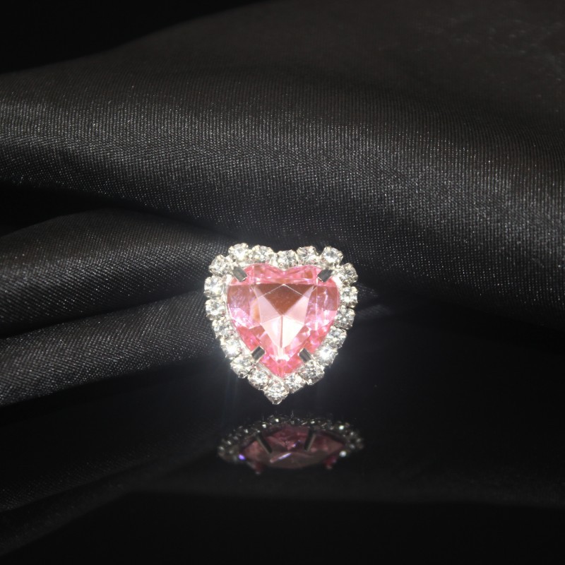 40g Weight Crystal buckle Jewelry Making Type 18 * 20mm Jewelry Making Size Rhinestones Inlay Material DIY Jewelry Accessories Classification 10 PCS/Package Quantity Metal Material Heart Shape Pattern Polished Finish Plating, Inlay Design IG Style, Shiny Style 10 PCS/Package 18 * 20mm Metal Rhinestones Heart Shape Polished Crystal Buckle 6