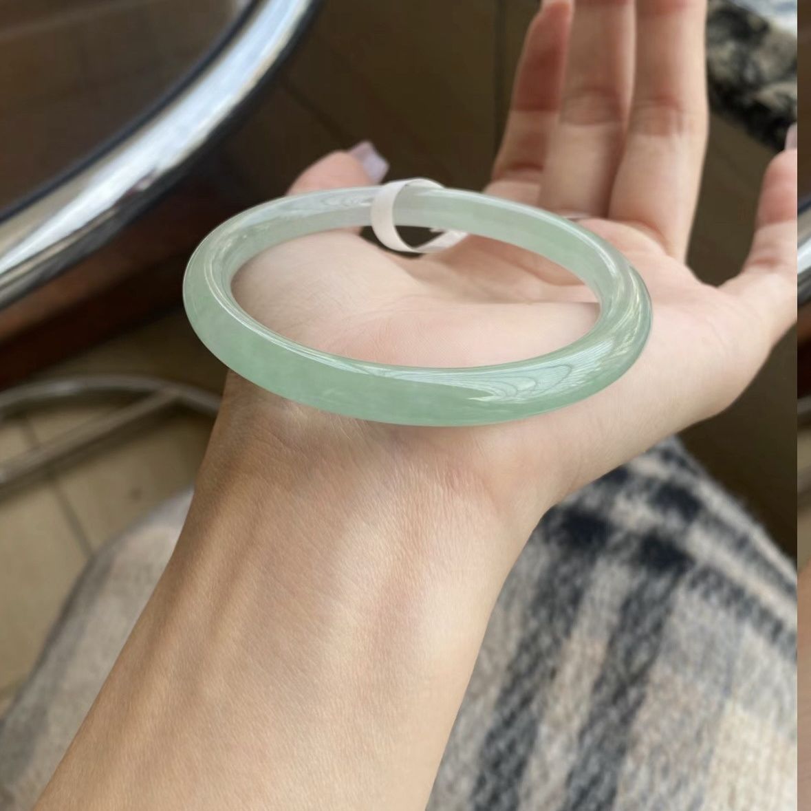 Vòng tay nữ ngọc bích Miến Điện băng nhuộc loại băng nổi hoa cũ hố đá, đường kính 51–64 mm