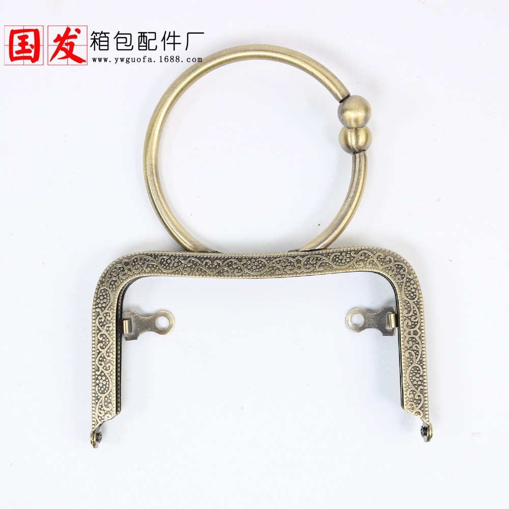 Nuevo producto: agujero de tornillo de 12.5cm cintura cóncava en relieve pulsera en forma de O oro brazalete creativo bolso de mano