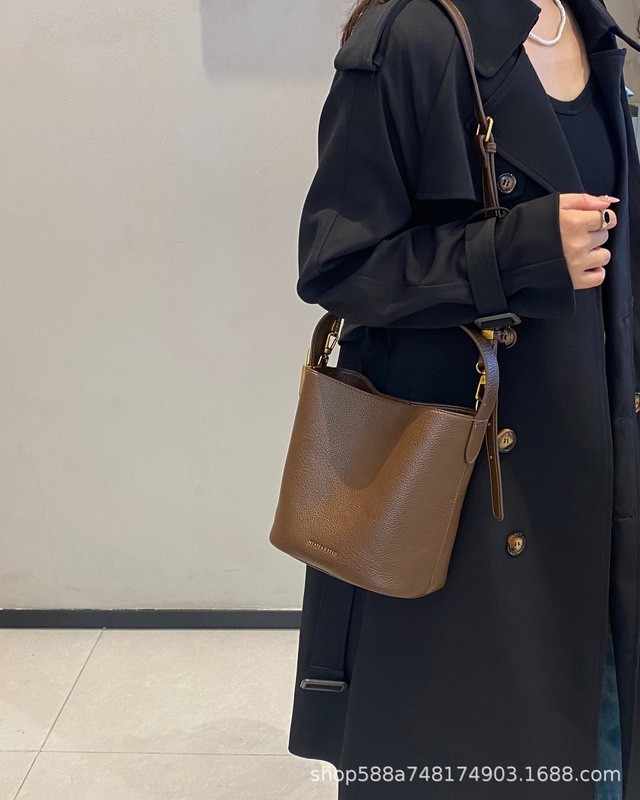 时尚真皮水桶包包女高级感上班通勤手拎包休闲单肩斜挎包小托特包|undefined