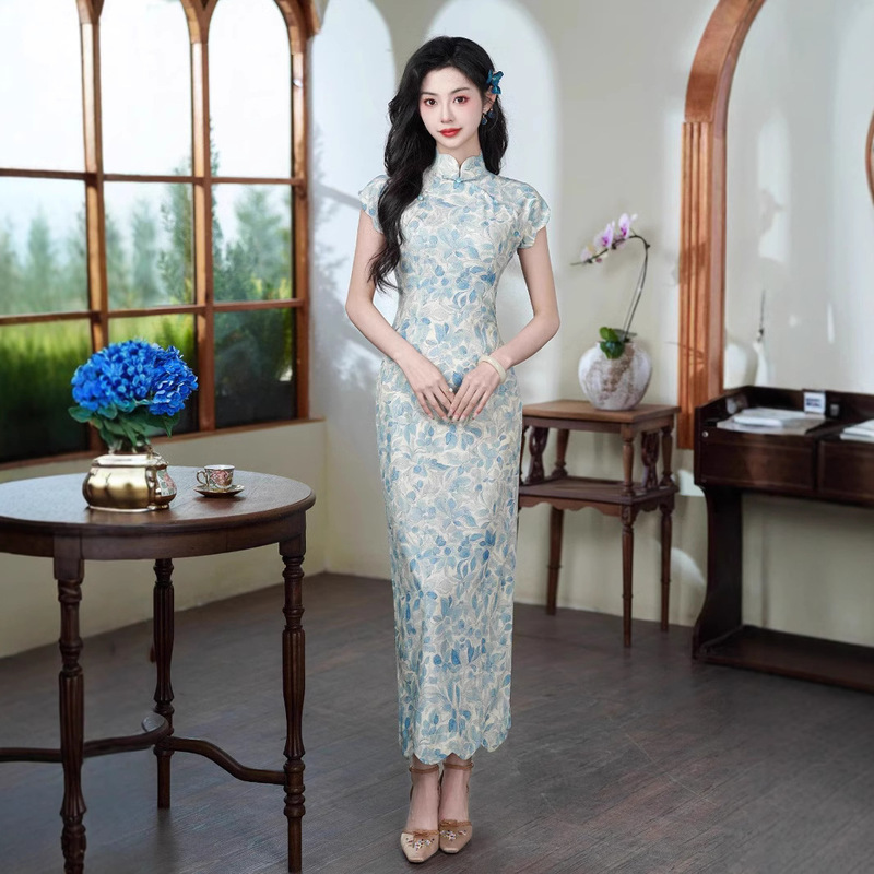 Junqianzi new Chinese cheongsam 2025 new high-end traditional blue and white porcelain national style dress slim plain elegant cheongsam