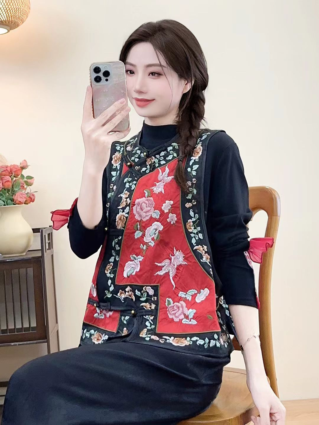 2026 primavera nueva suelta damas casuales de mediana edad cuello redondo bordado nacional camisa de hombro sin mangas chaleco