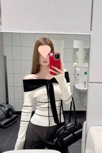 气质设计感撞色条纹一字肩毛衣针织衫女早秋小众修身短款露肩上衣