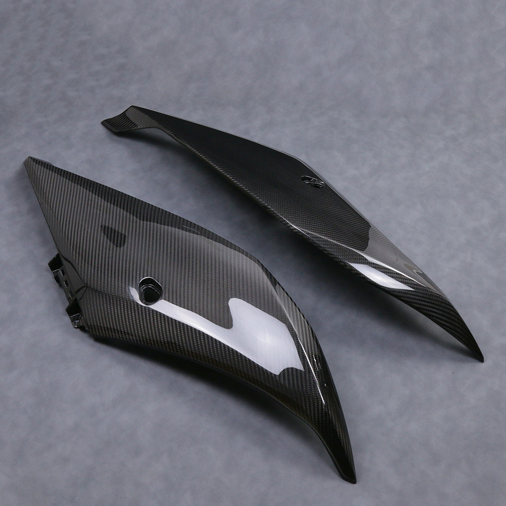 Suitable for new YAMAHA YAMAHA R3 front big side plate carbon fiber shell motorcycle accessories fairing