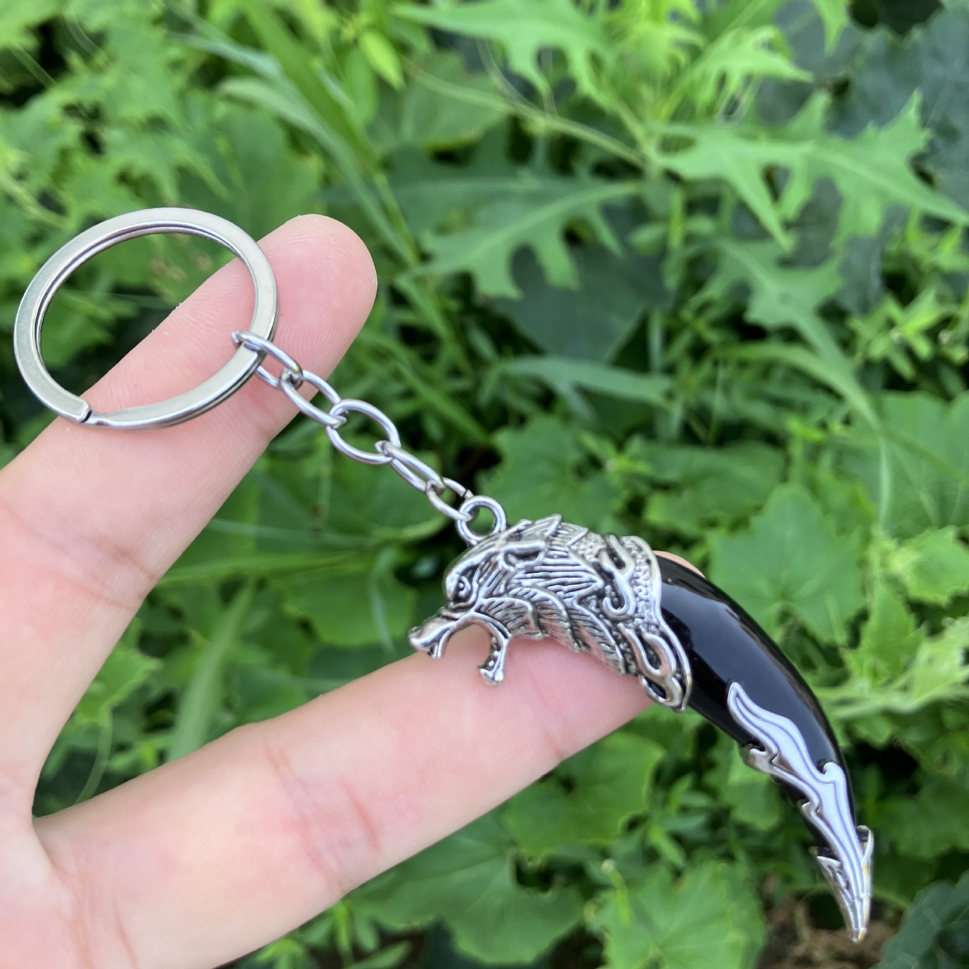 Men's Gender Hip-Hop Wolf Tooth Metal Men's Bag Pendant Keychain