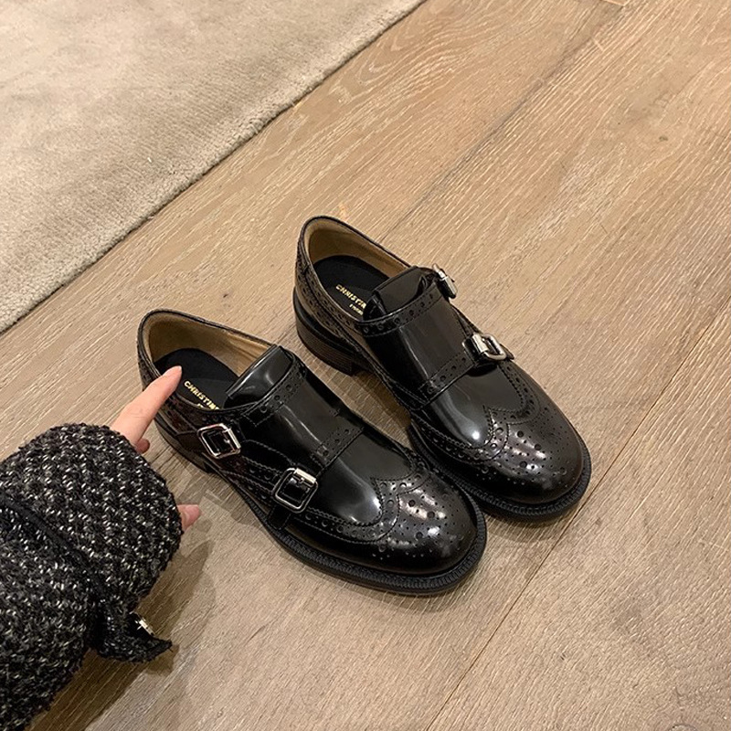 El mismo tono moderno de Su Yinyin ~ Zapatos Lefu transpirables de tacón grueso con hebilla doble tallada, zapatos individuales de mujer, zapatos pequeños