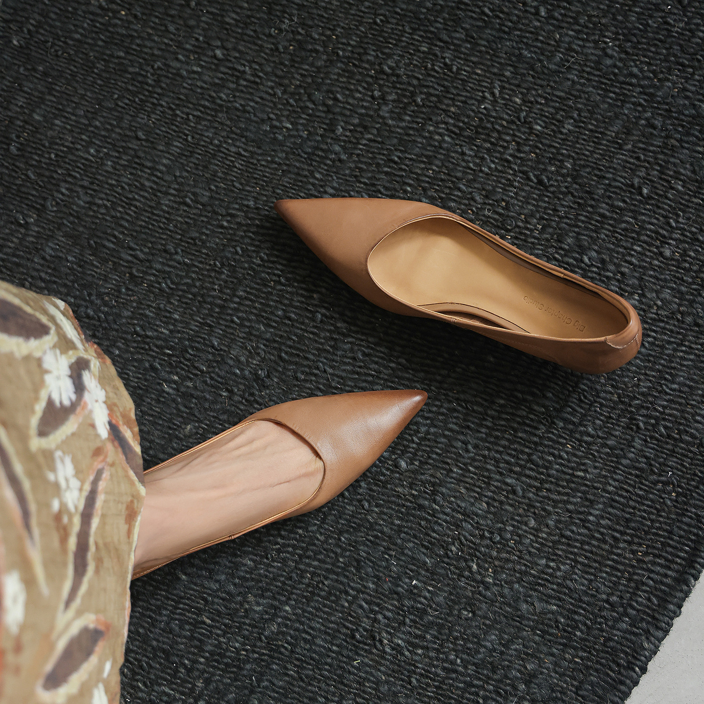 Giày cao gót nữ mũi nhọn da bò thật gót 3 cm — màu nâu