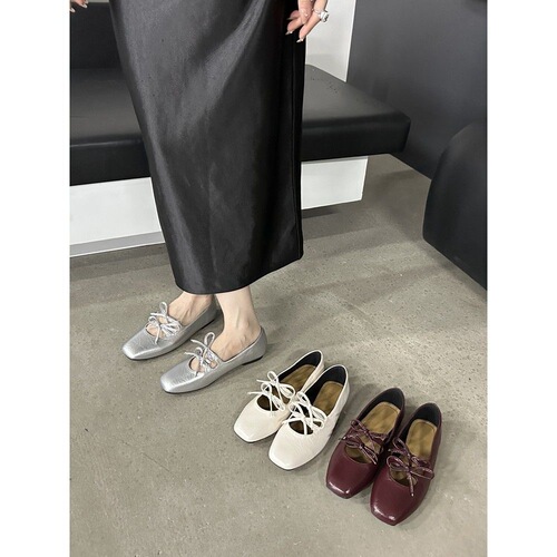 Silver single shoes for women, suitable for spring and autumn, with skirts and bowknots, new Chinese style, light national style, Mary Jane small leather shoes.