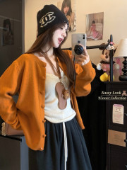 韩版简约长袖毛衣外套女秋季2025新款针织衫休闲爱心纽扣宽松上衣