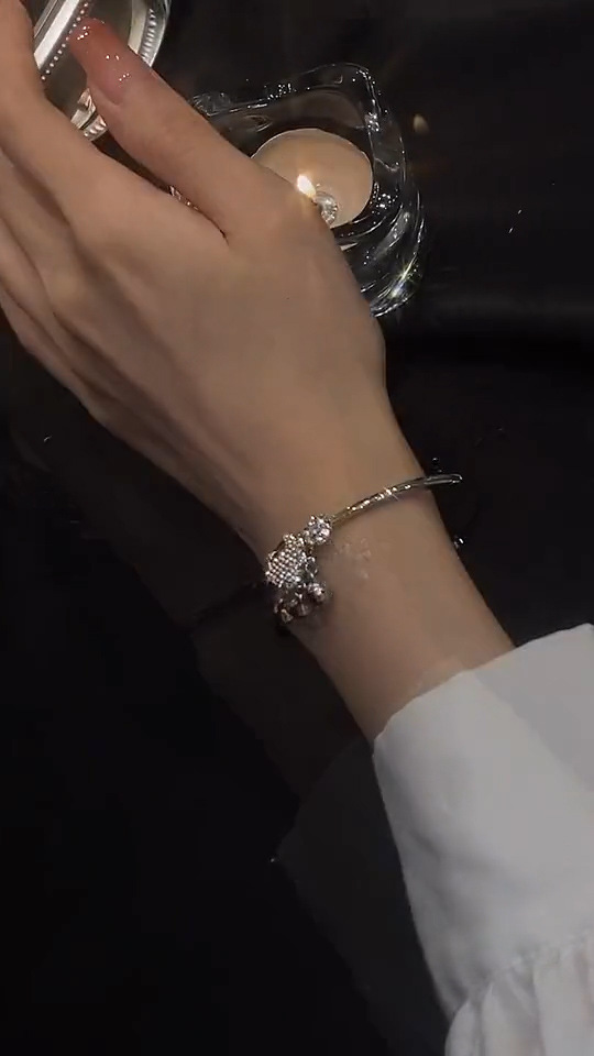 Exquisite Longevity Lock Bell Bracelet For Women Ancient Style_voghion.com