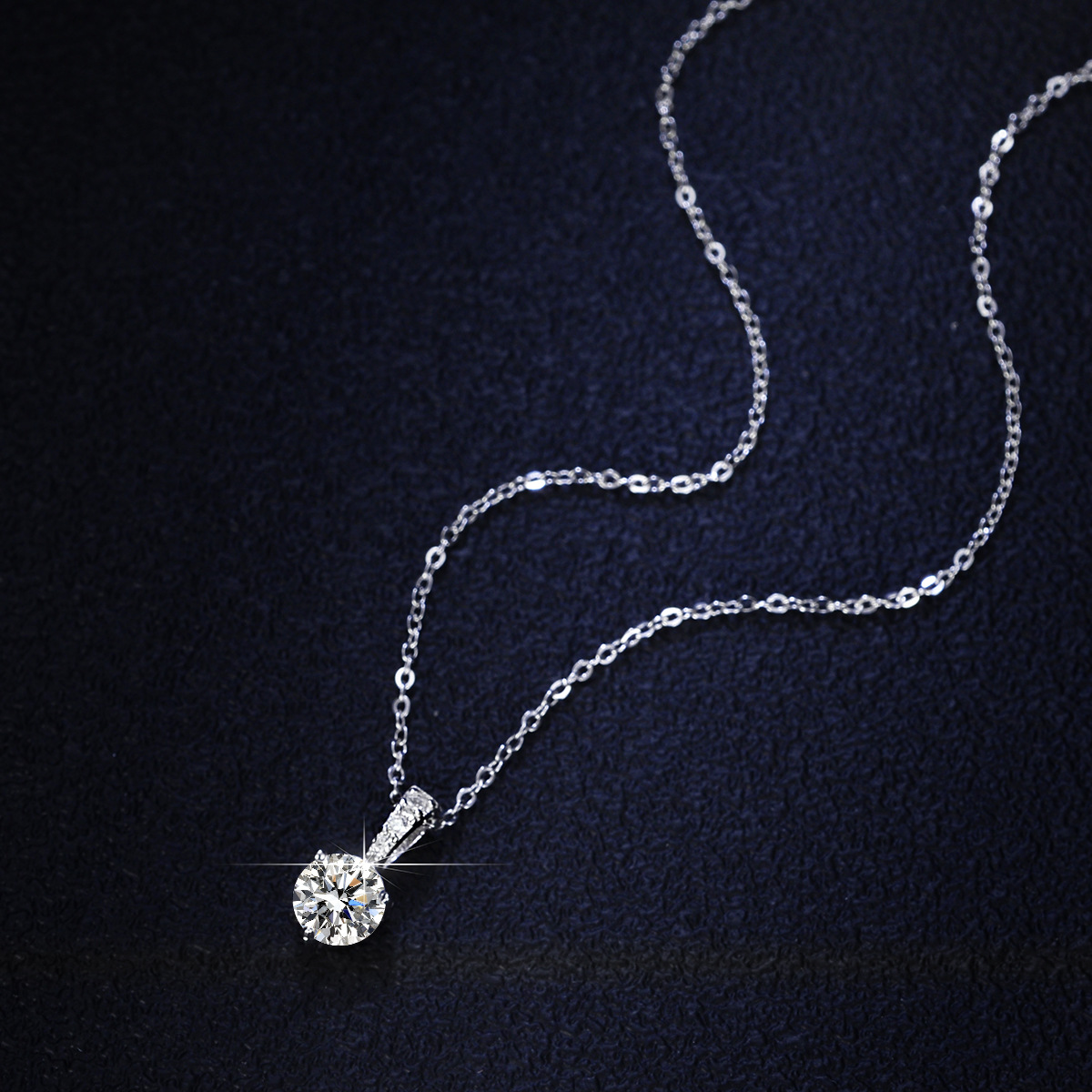 Style Simple Rhombe Argent Sterling Incruster Moissanite Zircon Pendentif display picture 1