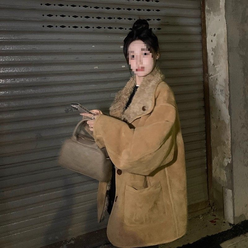 Reversible Fur Integrated Lamb Wool Jacket for Women Winter 2025 New Thickeneded Motorcycle Jacket Loose Fur Top