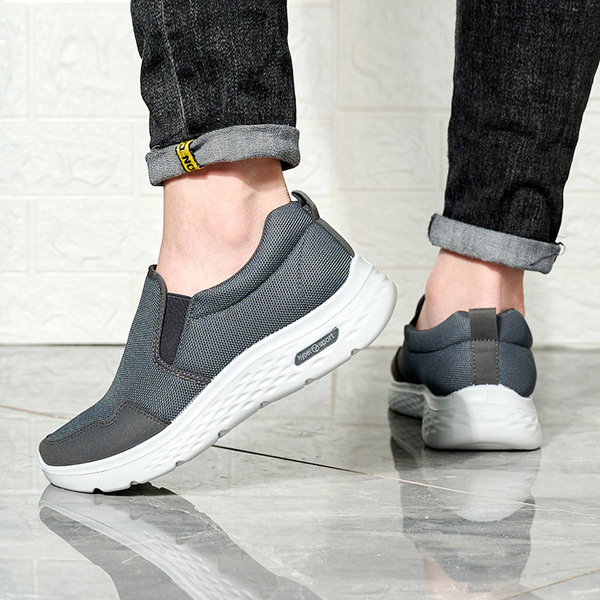 sports casual footwear for leisure