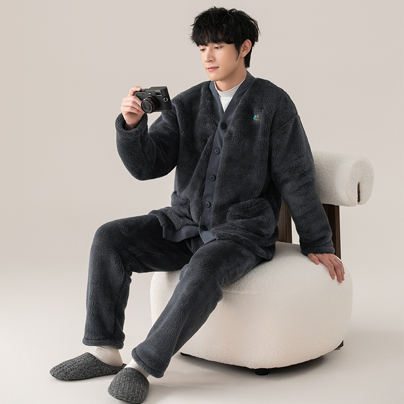 Pijamas de los hombres de invierno Nueva franela engrosada cálido traje de lana de coral de invierno con cuello en V cardigan de lana forrada homewear