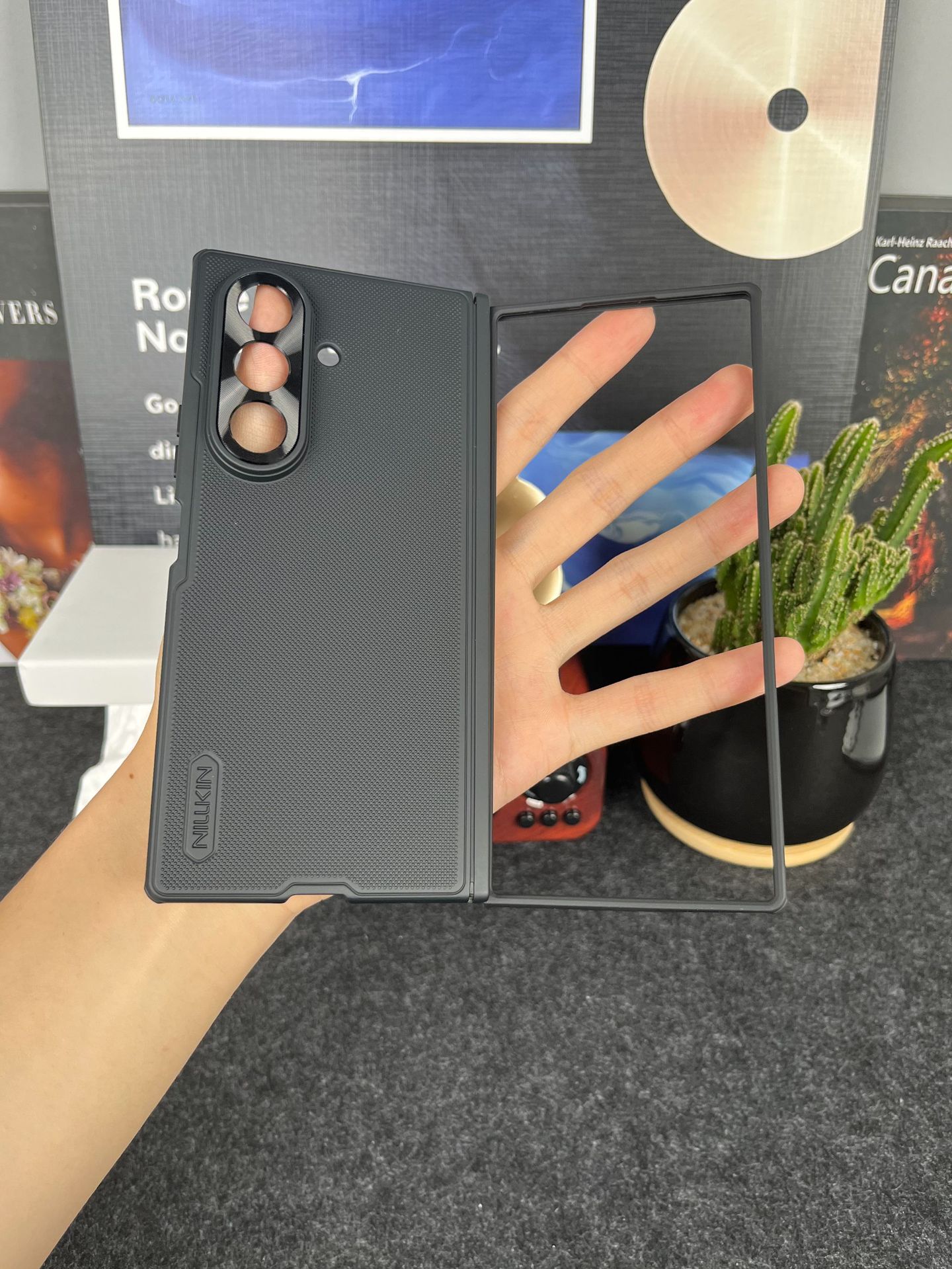 Ốp lưng từ tính NILLKIN cho Samsung Z Fold 8 Ultra, chất liệu nhám mờ, bảo vệ chống sốc — Ốp lưng từ tính chống xước Fold - Samsung Z Fold 8 Đen, Ốp lưng từ tính chống xước Fold - Samsung Z Fold 8 ULTRA Đen, Ốp lưng từ tính chống xước Fold - Samsung Z Fold 8 Trong đen, Ốp lưng từ tính chống xước Fold - Samsung Z Fold 8 ULTRA Trong đen chi tiết 18
