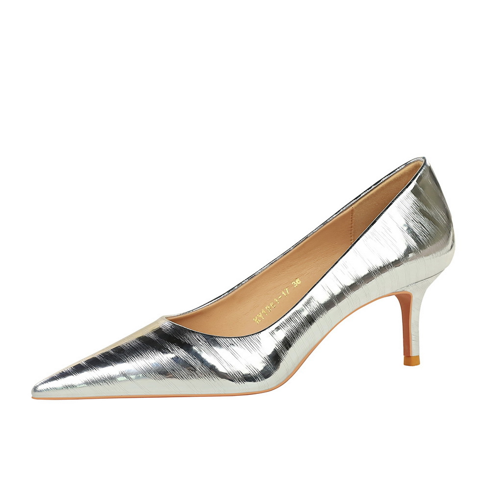 1961-17 Style Metal Embossed Fine Heels [High Heels] Shallow Mouth Pointed Retro Women's Shoes Banquet Autumn