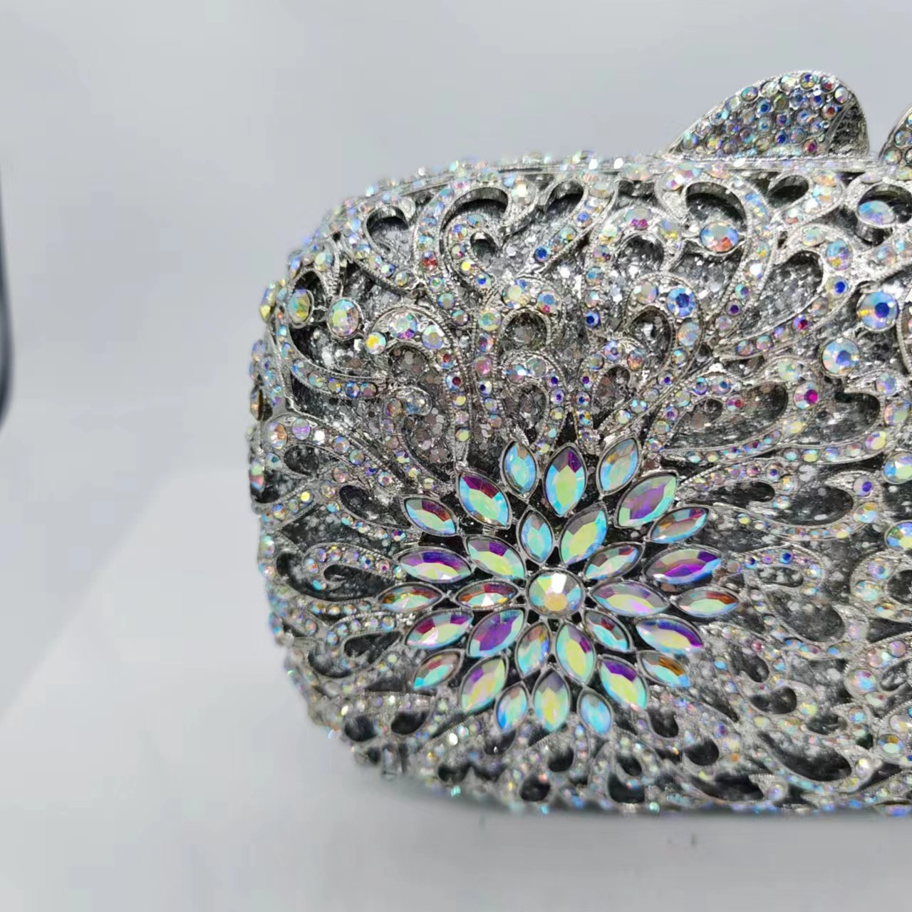 Túi clutch nữ đính kim cương hộp kim loại cứng dự tiệc — màu bạc, màu vàng chi tiết 3