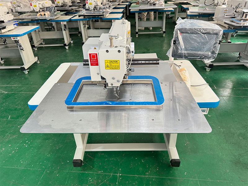 Máquina de patrones de computadora de la marca LVBU insignia de cuero marca registrada máquina de patrones máquina de coser industrial