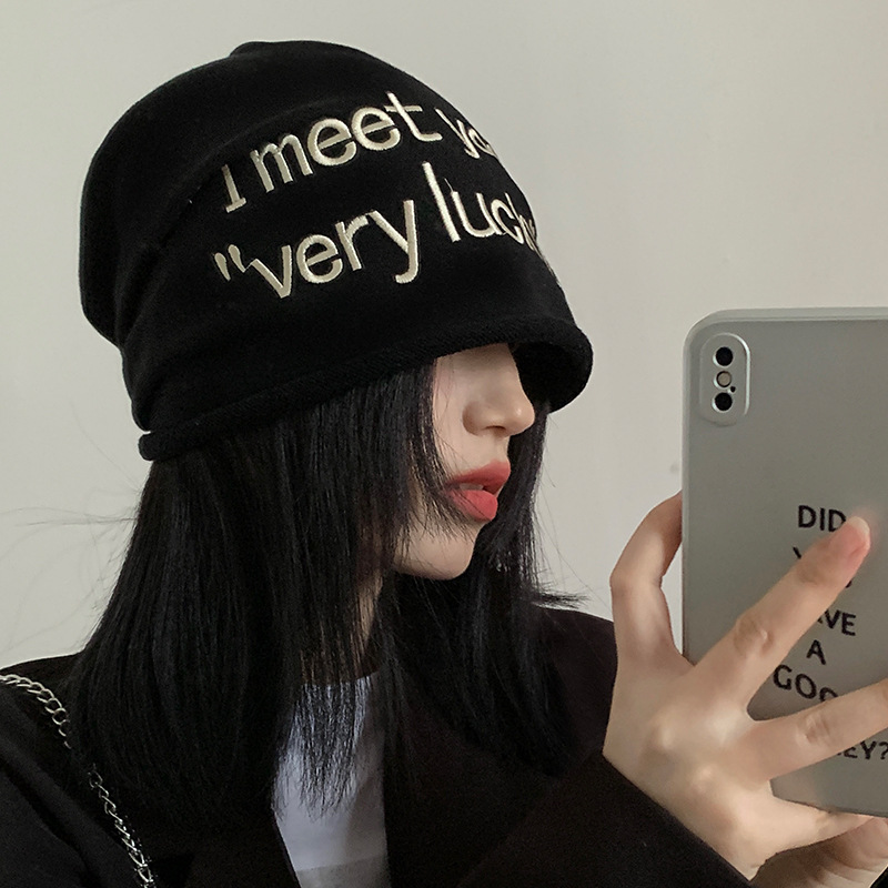 Black letters folded hat women's autumn winter autumn wind sweet cool big round cold hat pile pile hat_voghion.com