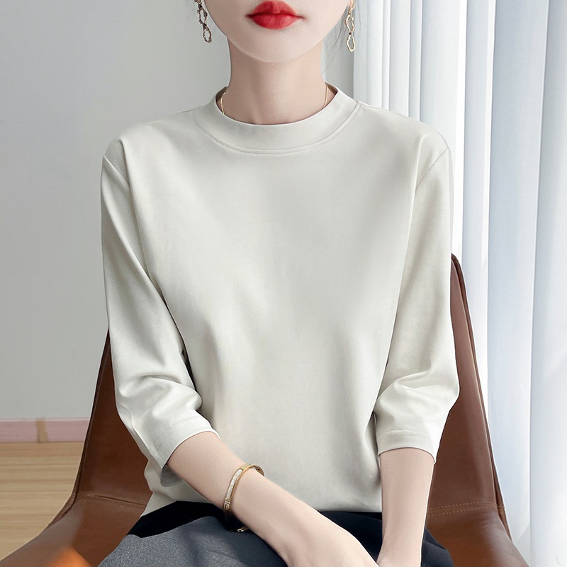 하프 터틀넥 밀키 화이트