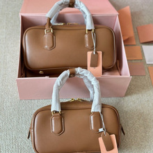 2025休闲新款牛皮邮差包真皮softy padded保龄球复古相机斜挎女包